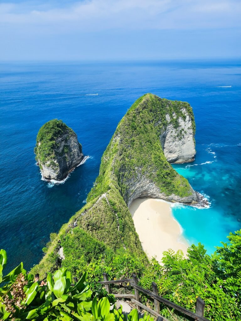 Scenic view of Kelingking Beach, Nusa Penida, Bali.